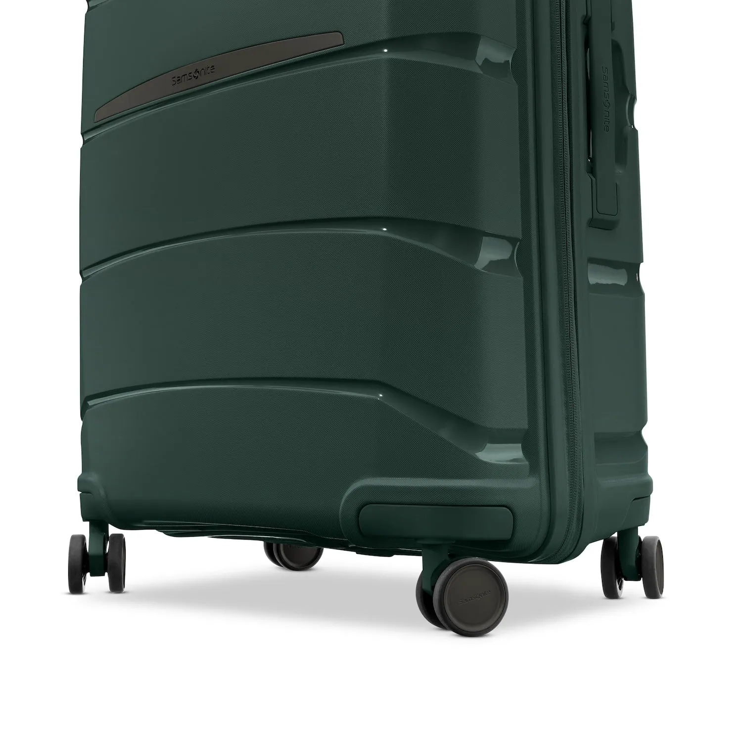Outline Pro Spinner Carry-On